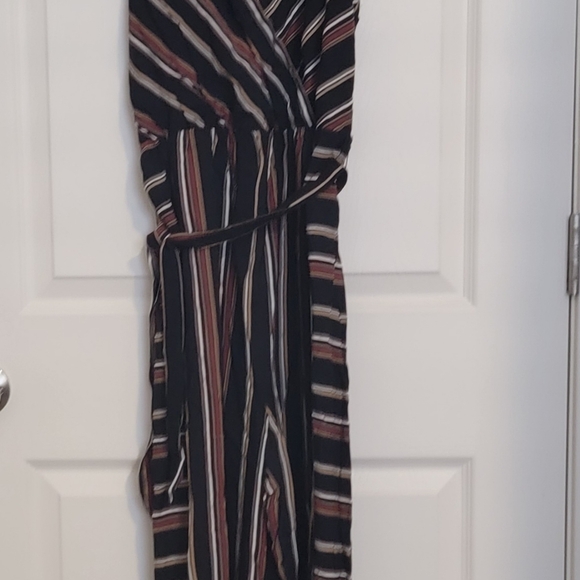NWT Xhilaration wide leg Belt wrap style black stripe romper sz Medium. - Picture 5 of 7